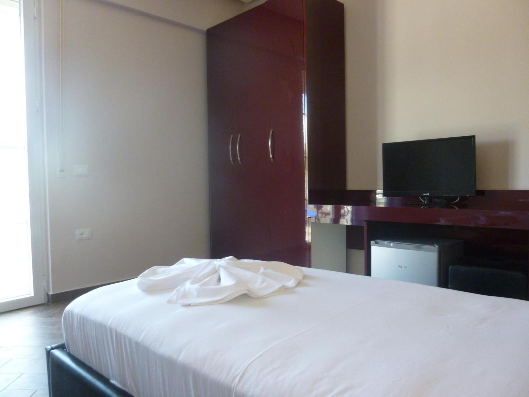 Villamaria Hotel Zvernec Bagian luar foto