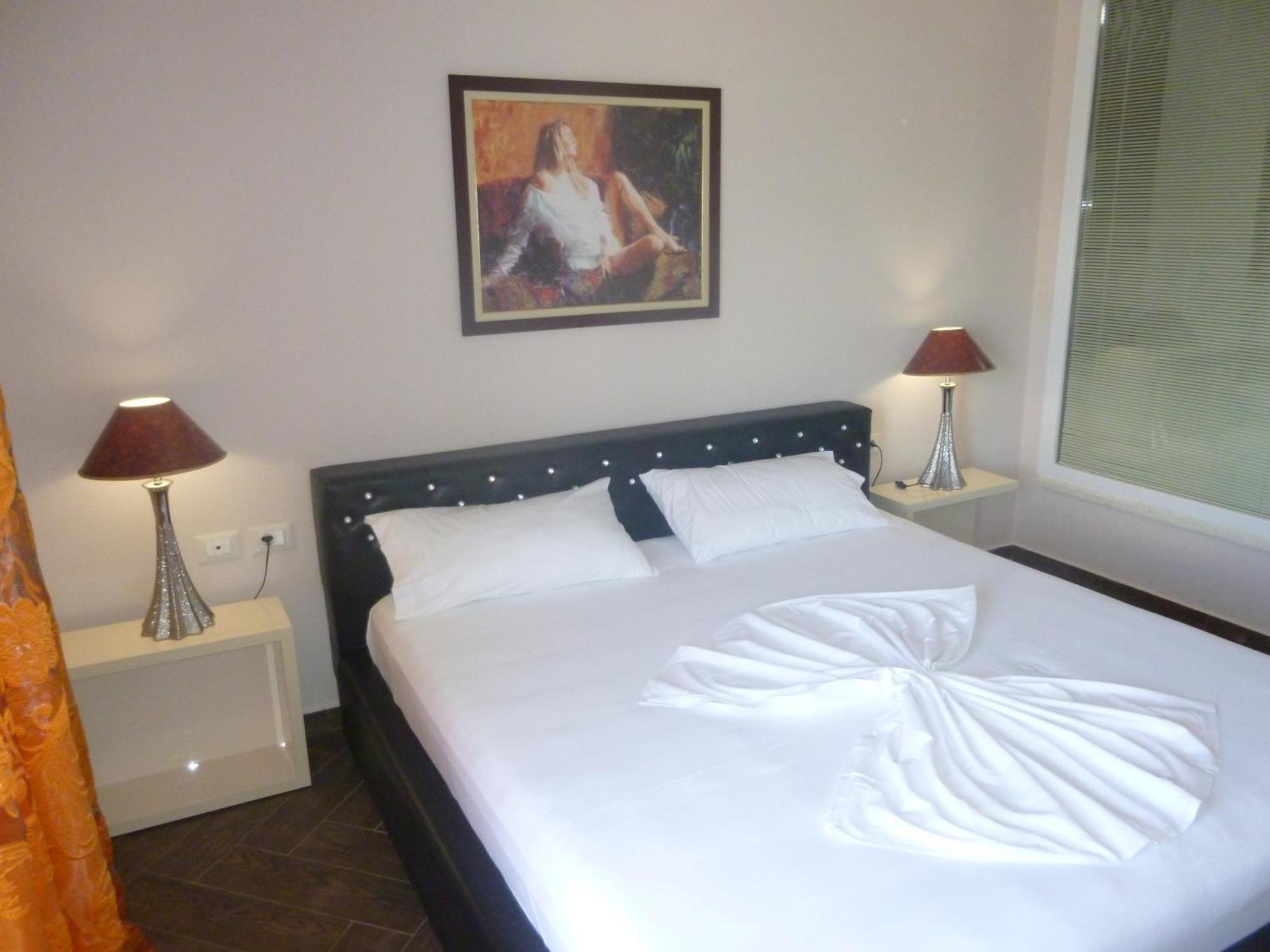 Villamaria Hotel Zvernec Bagian luar foto