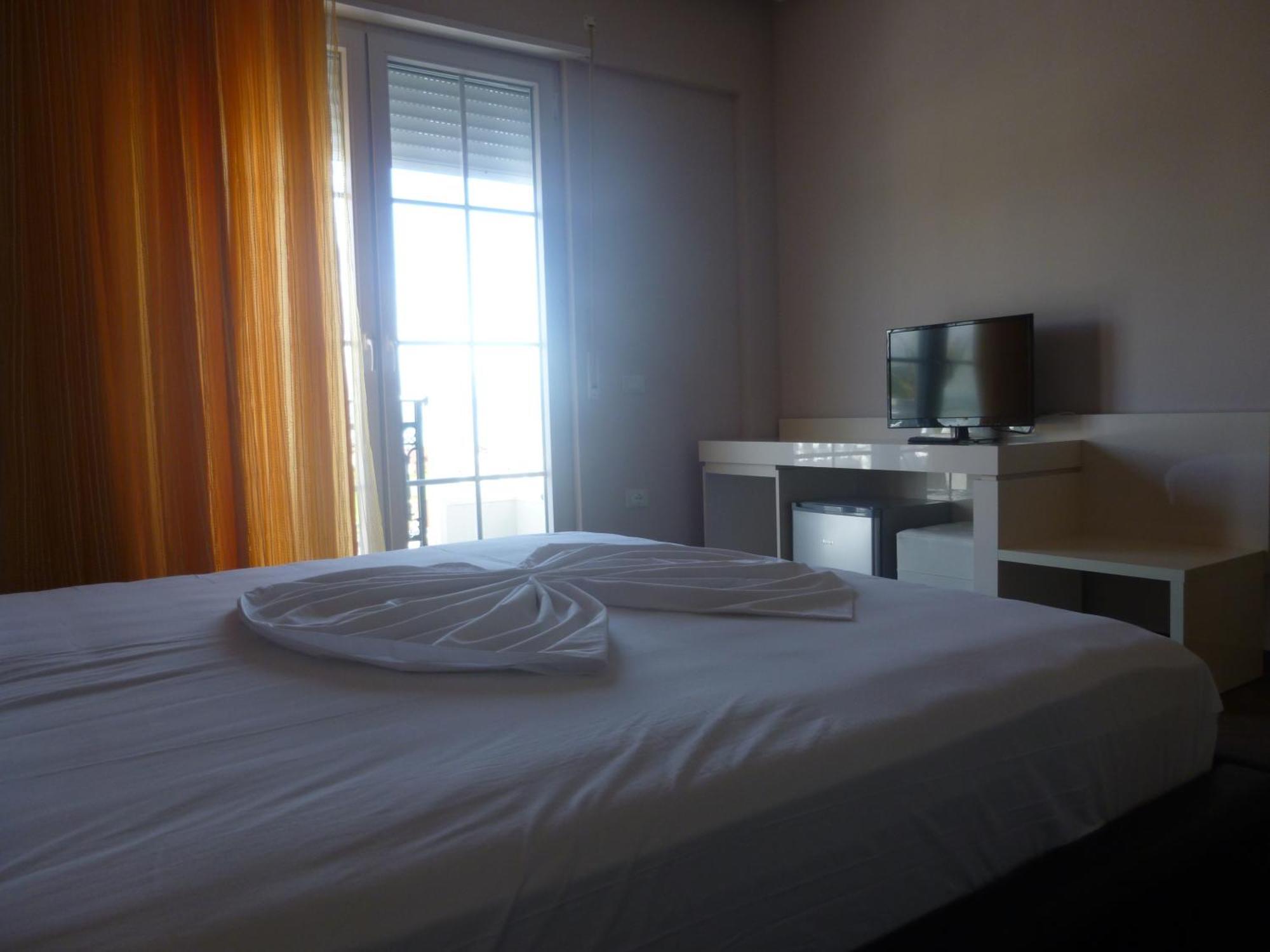 Villamaria Hotel Zvernec Bagian luar foto