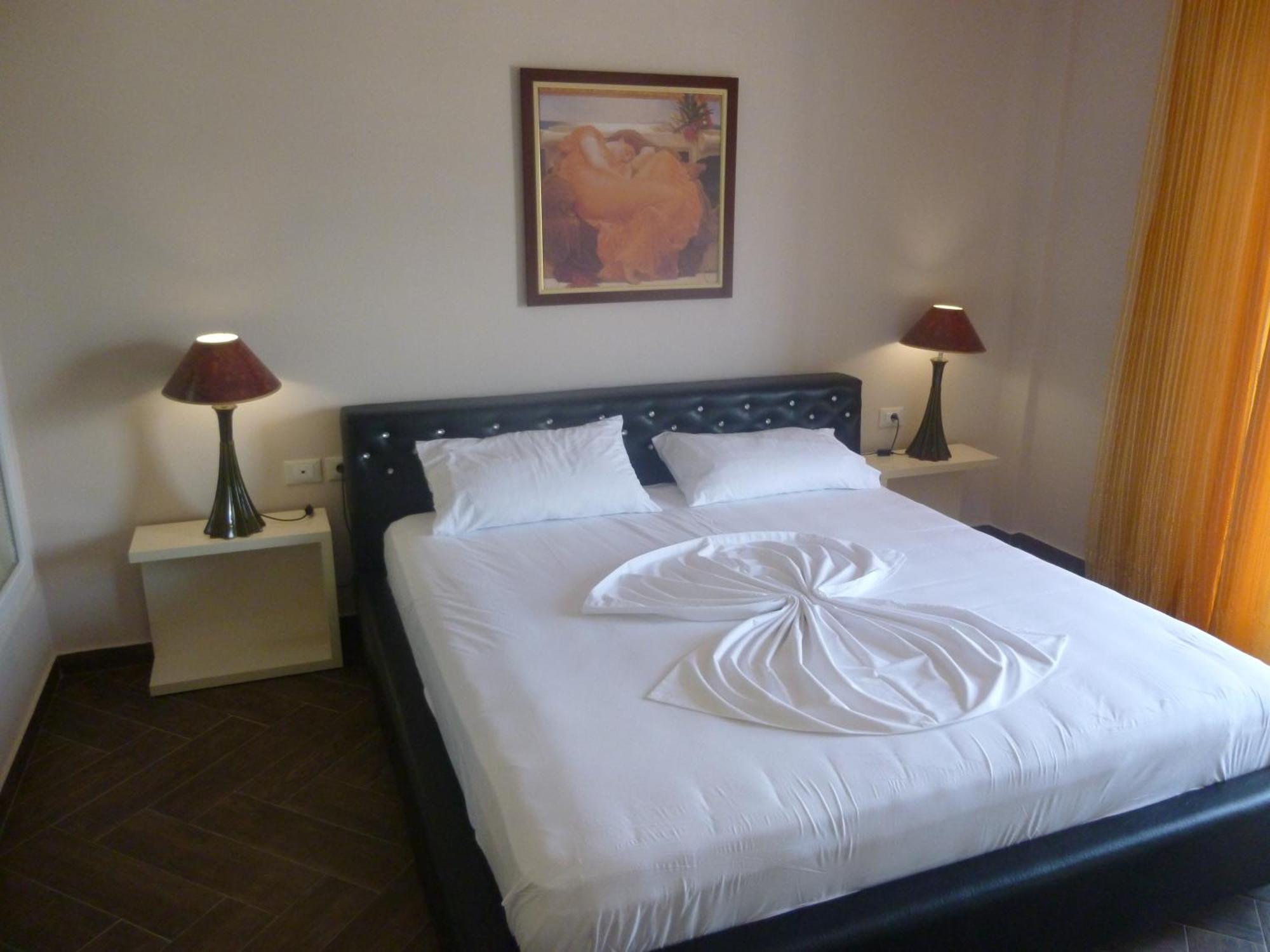 Villamaria Hotel Zvernec Bagian luar foto
