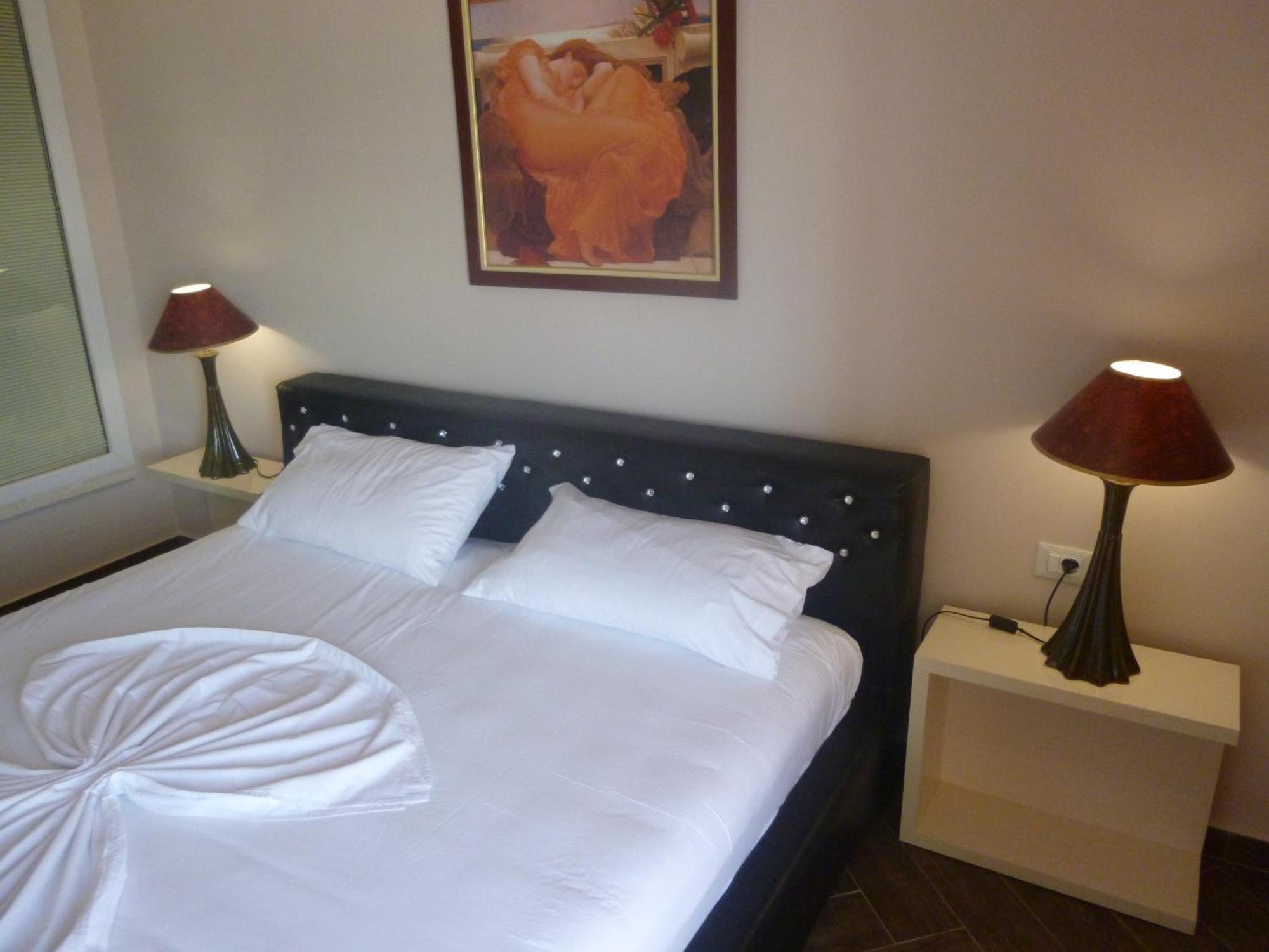 Villamaria Hotel Zvernec Bagian luar foto